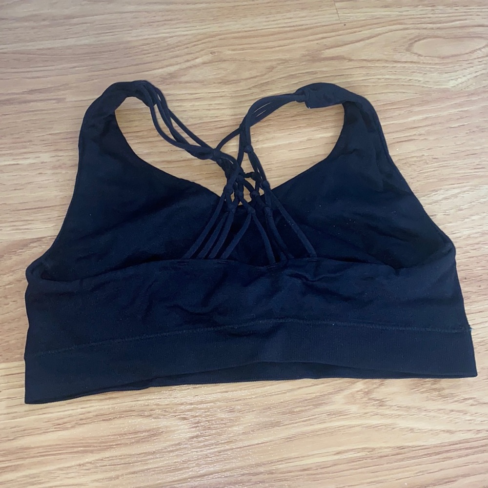 Black strapy sports bra